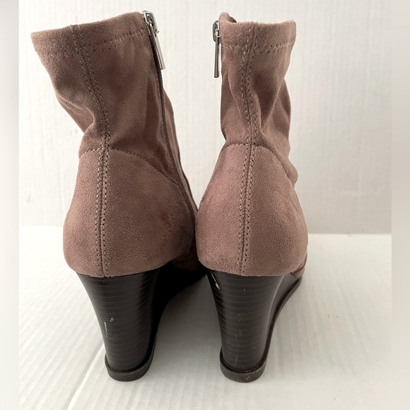Journee Collection Hepburn Wedge Booties - Picture 2 of 5